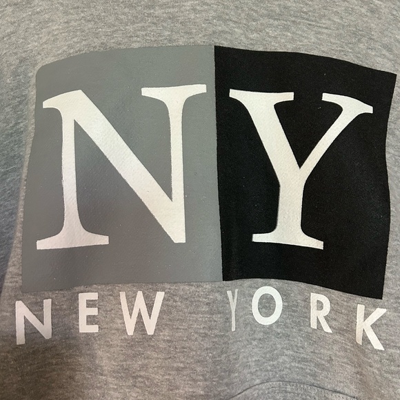 "New York" Hoodie - Size M - Picture 2 of 4